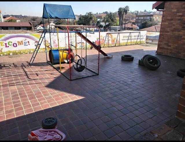 991M² BUSINESS CENTRE FOR SALE IN ALBERTON NORTH